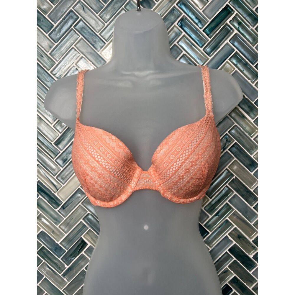 VICTORIA'S SECRET BEAUTIFUL PEACH LACE LINED DEMI UNDERWIRE BRA 32DD